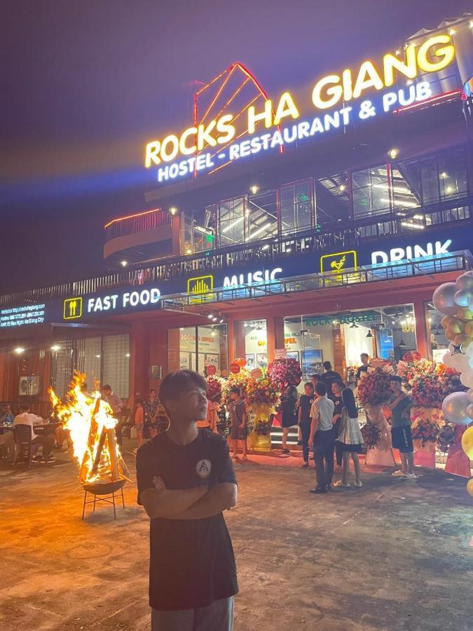 Rocks Ha Giang Hostel & Tour Eksteriør bilde